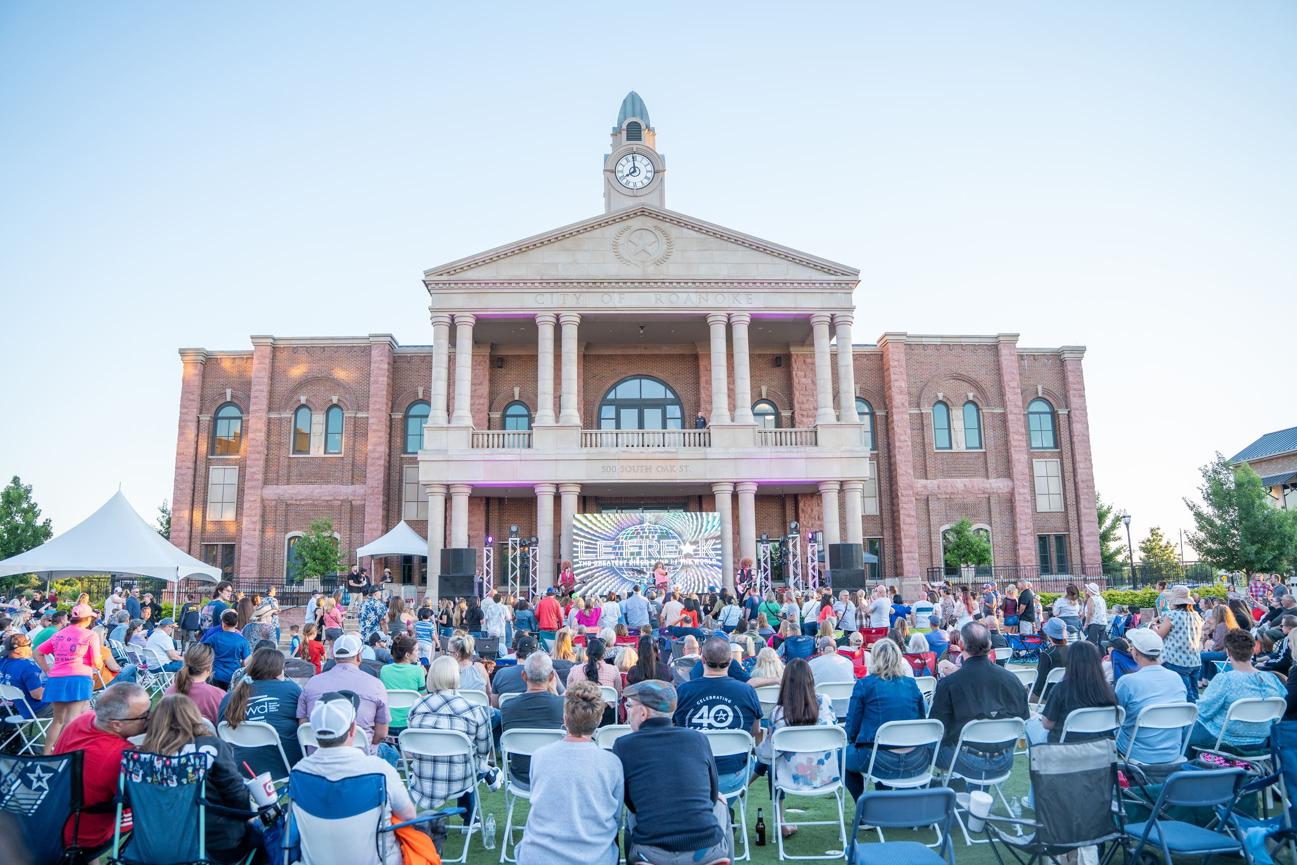 2025 Roanoke Roundup_Main Stage Audience